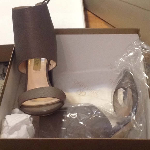 Shoes - Picture 1 of 4